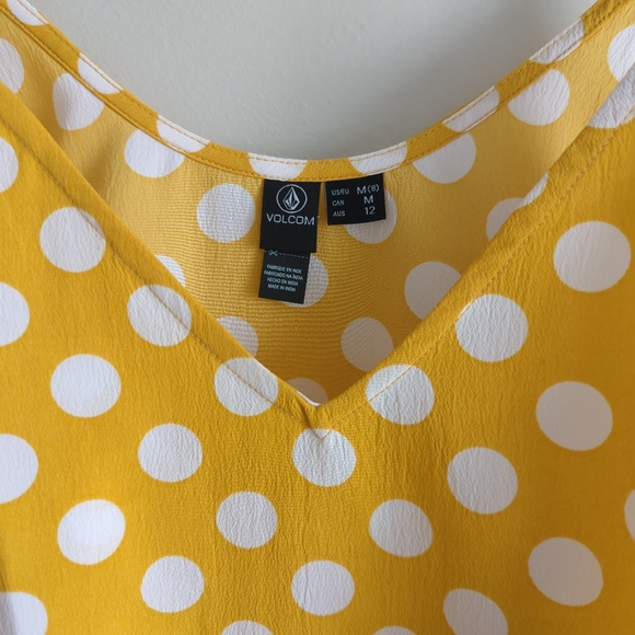 🆕🌿VOLCOM CAMI TOP🌿 - Picture 3 of 5